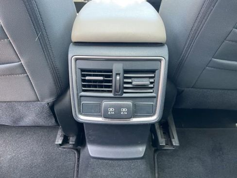 Used 2023 Subaru Forester Premium AWD/4WD image 18