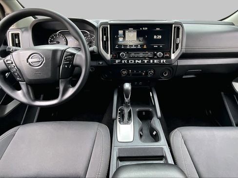Used 2025 Nissan Frontier SV RWD image 15