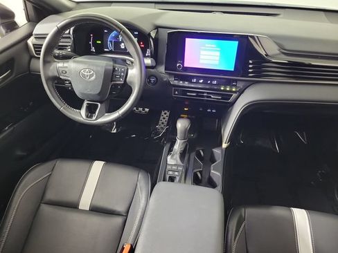 Used 2025 Toyota Camry SE FWD image 15