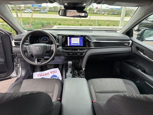 Used 2025 Toyota Camry LE image 16