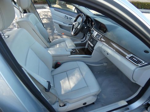 Used 2016 Mercedes-Benz E 350 Sedan w/ Premium Package image 22