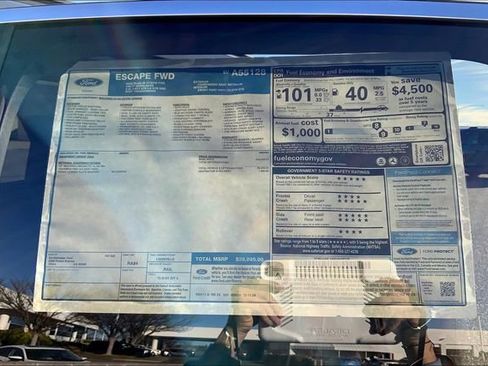 New 2025 Ford Escape SE image 14