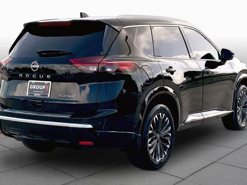 Used 2024 Nissan Rogue Platinum FWD image 13