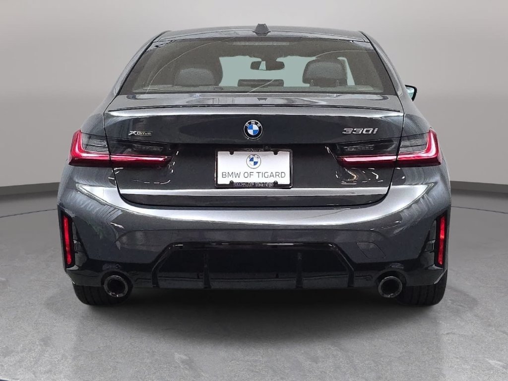 Used 2023 BMW 330i xDrive Sedan w/ M Sport Package AWD/4WD image 7