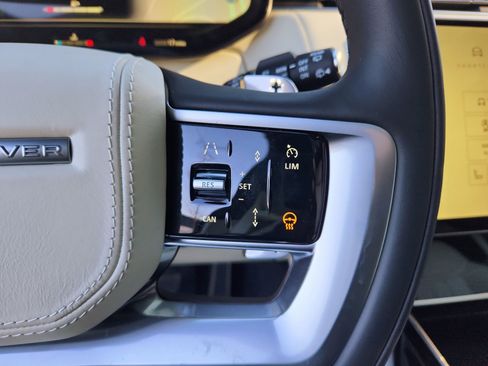 New 2025 Land Rover Range Rover SE image 20