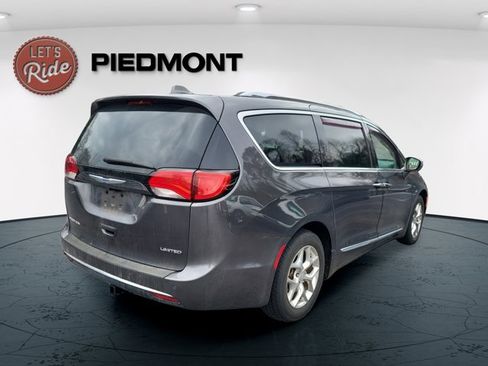 Certified 2019 Chrysler Pacifica Limited image 6