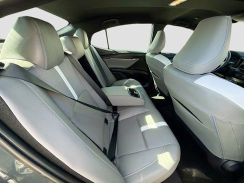 Used 2025 Toyota Camry SE FWD image 26