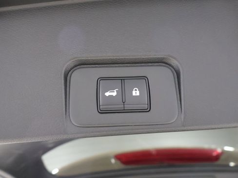 Used 2025 Nissan Rogue SV image 21