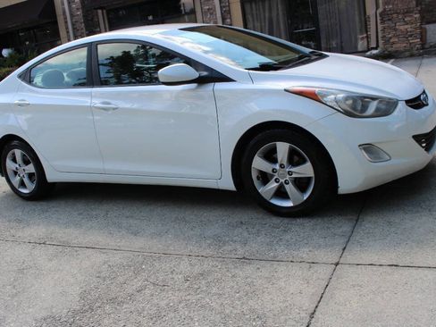 Used 2013 Hyundai Elantra GLS w/ Preferred Pkg image 23