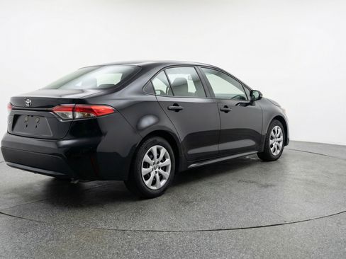 Used 2025 Toyota Corolla LE image 9