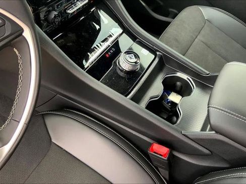 Used 2024 Jeep Grand Cherokee Altitude image 7