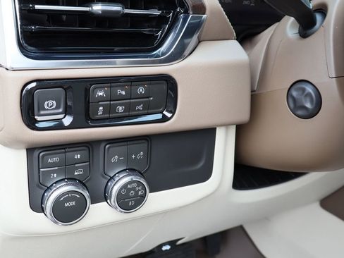 New 2026 GMC Yukon XL Denali w/ LPO, Floor Liner Package image 11