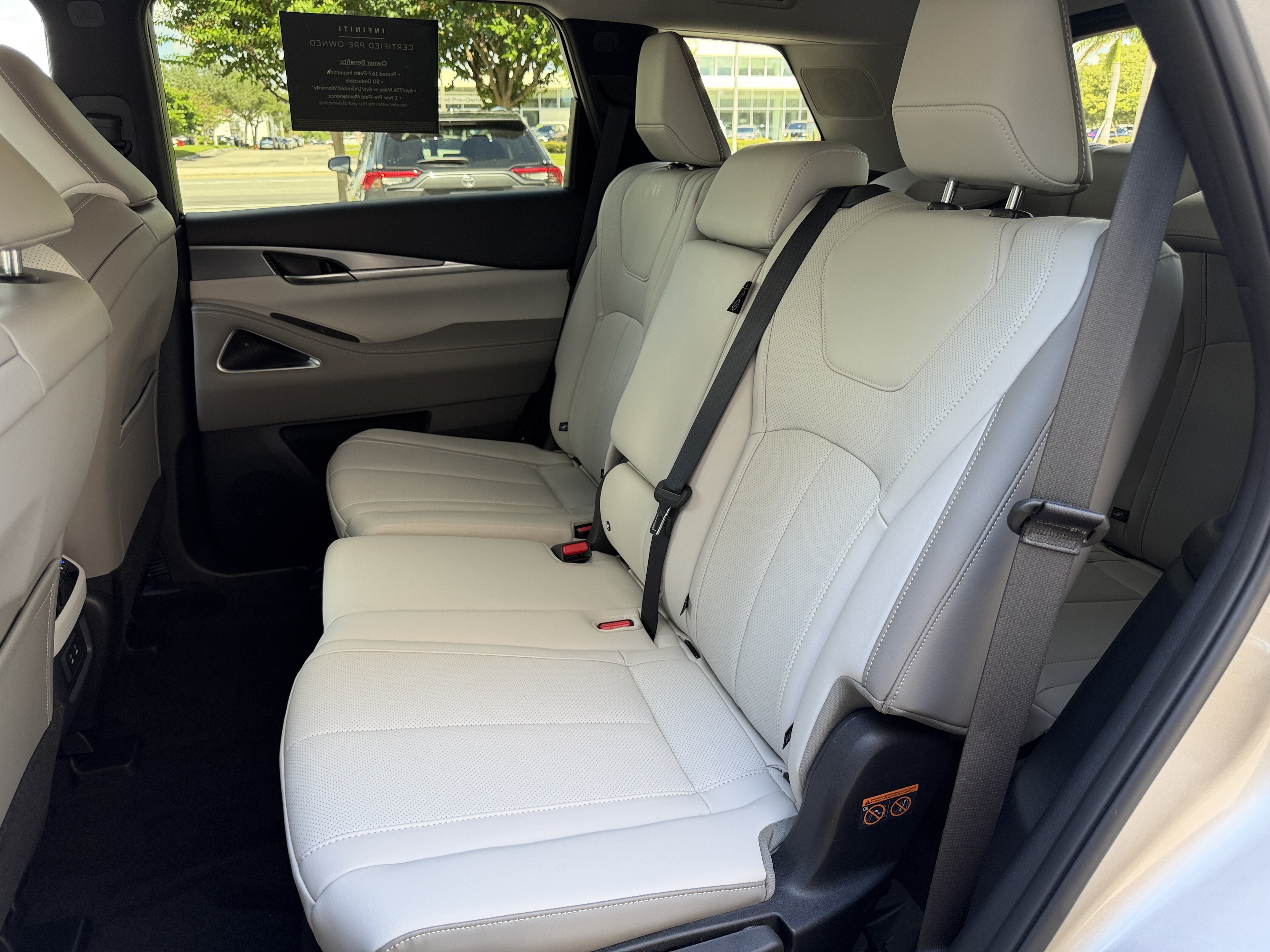 Certified 2027 INFINITI QX60 Luxe w/ Cargo Package FWD image 19