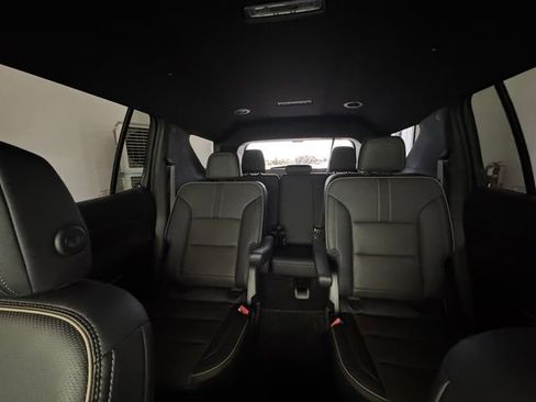 Used 2026 Chevrolet Traverse High Country w/ LPO, Floor Liner Package FWD image 33