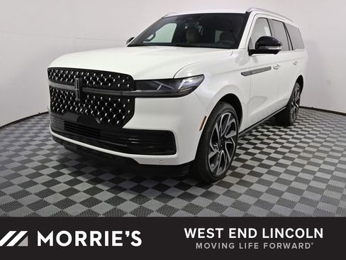 New 2026 Lincoln Navigator Black Label AWD/4WD image 1