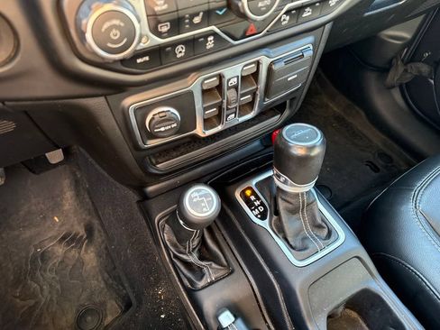 Used 2020 Jeep Gladiator Overland AWD/4WD image 20