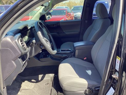 Used 2016 Toyota Tacoma SR w/ SR Convenience Package image 10