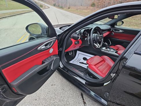 Used 2021 Alfa Romeo Giulia Ti Sport image 16