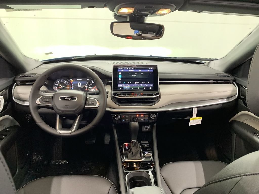 New 2025 Jeep Compass Limited w/ Sun & Sound Group AWD/4WD image 20