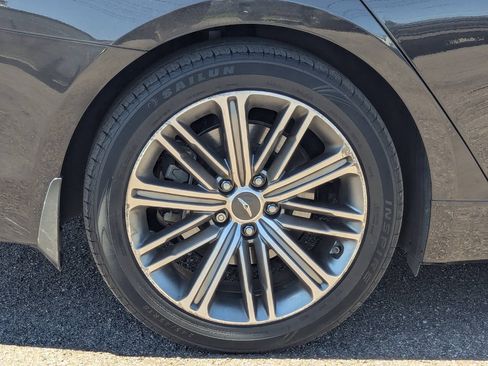 Used 2018 Genesis G80 3.8 AWD/4WD image 9