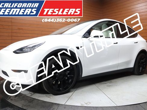 Used 2022 Tesla Model Y Long Range image 1