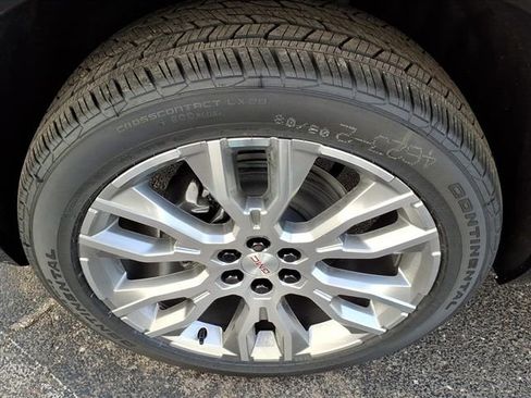 New 2026 GMC Acadia Denali w/ Super Cruise Package image 13