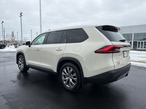 Used 2024 Toyota Grand Highlander Limited image 5