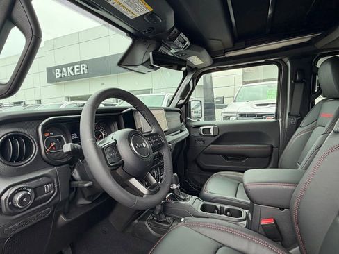 Used 2026 Jeep Wrangler Unlimited Rubicon AWD/4WD image 8