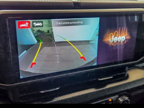 Used 2024 Jeep Wrangler Unlimited Rubicon 4xe w/ Technology Group AWD/4WD image 17