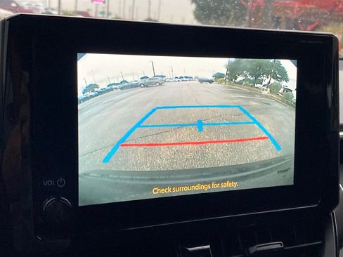 Used 2025 Toyota Corolla LE image 22