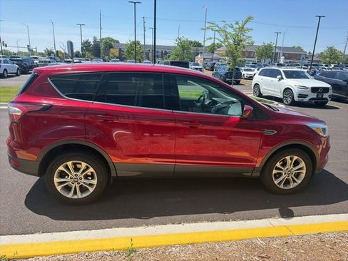 Used 2017 Ford Escape SE FWD image 17