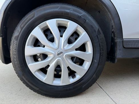 Used 2017 Nissan Rogue S image 28