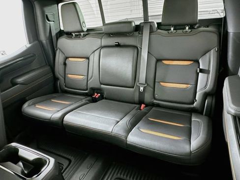 Used 2023 GMC Sierra 1500 AT4 w/ AT4 Premium Package AWD/4WD image 11