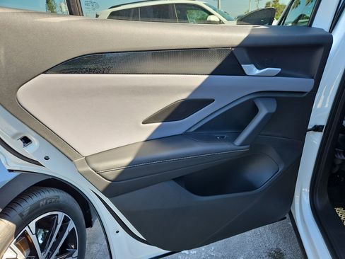 New 2026 Volkswagen Tiguan SE R-Line image 10