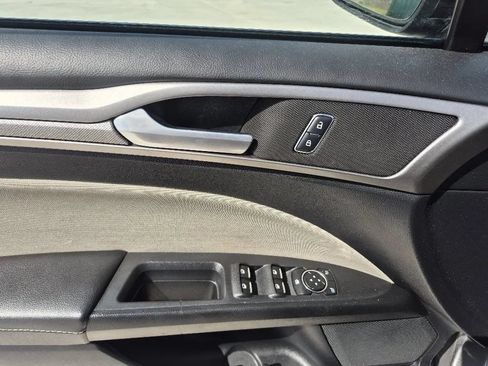 Used 2018 Ford Fusion S FWD image 11