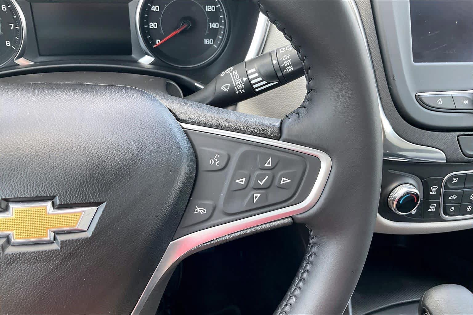 Used 2022 Chevrolet Equinox LT FWD image 24