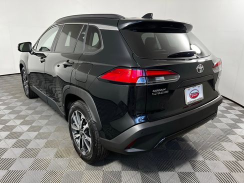 Certified 2025 Toyota Corolla Cross XLE image 7