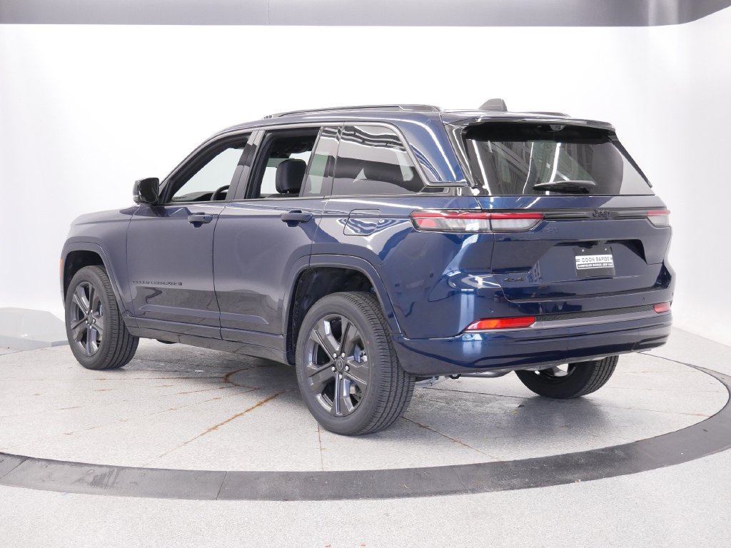New 2027 Jeep Grand Cherokee Limited AWD/4WD image 3