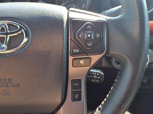 Used 2020 Toyota Tacoma TRD Off-Road AWD/4WD image 15