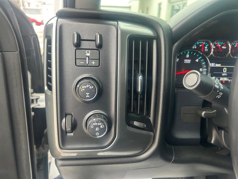 Used 2018 Chevrolet Silverado 1500 LT w/ All Star Edition image 18