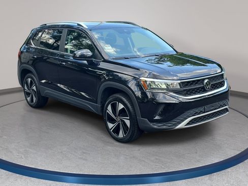 Certified 2023 Volkswagen Taos SE AWD/4WD image 3