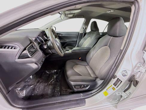 Used 2022 Toyota Camry LE FWD image 21
