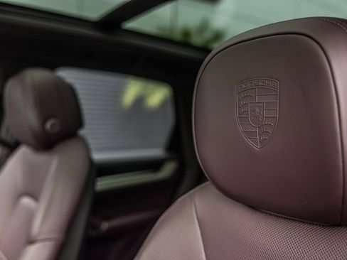 Certified 2025 Porsche Cayenne image 18