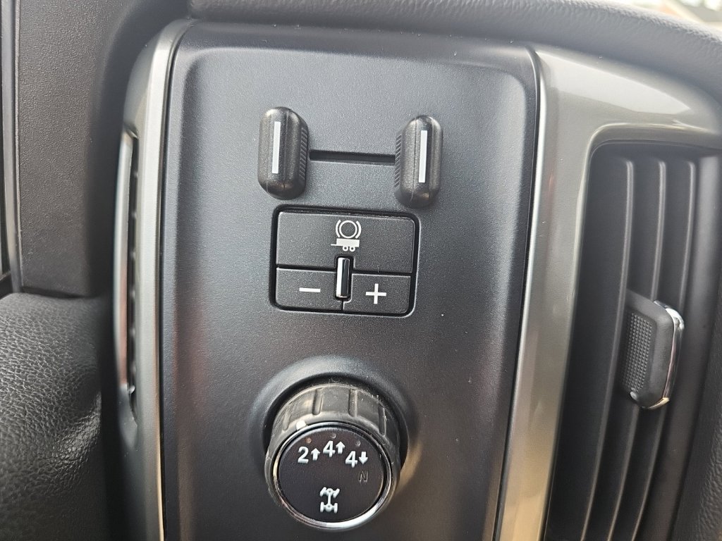 Used 2018 Chevrolet Silverado 2500 LT w/ Midnight Edition AWD/4WD image 32