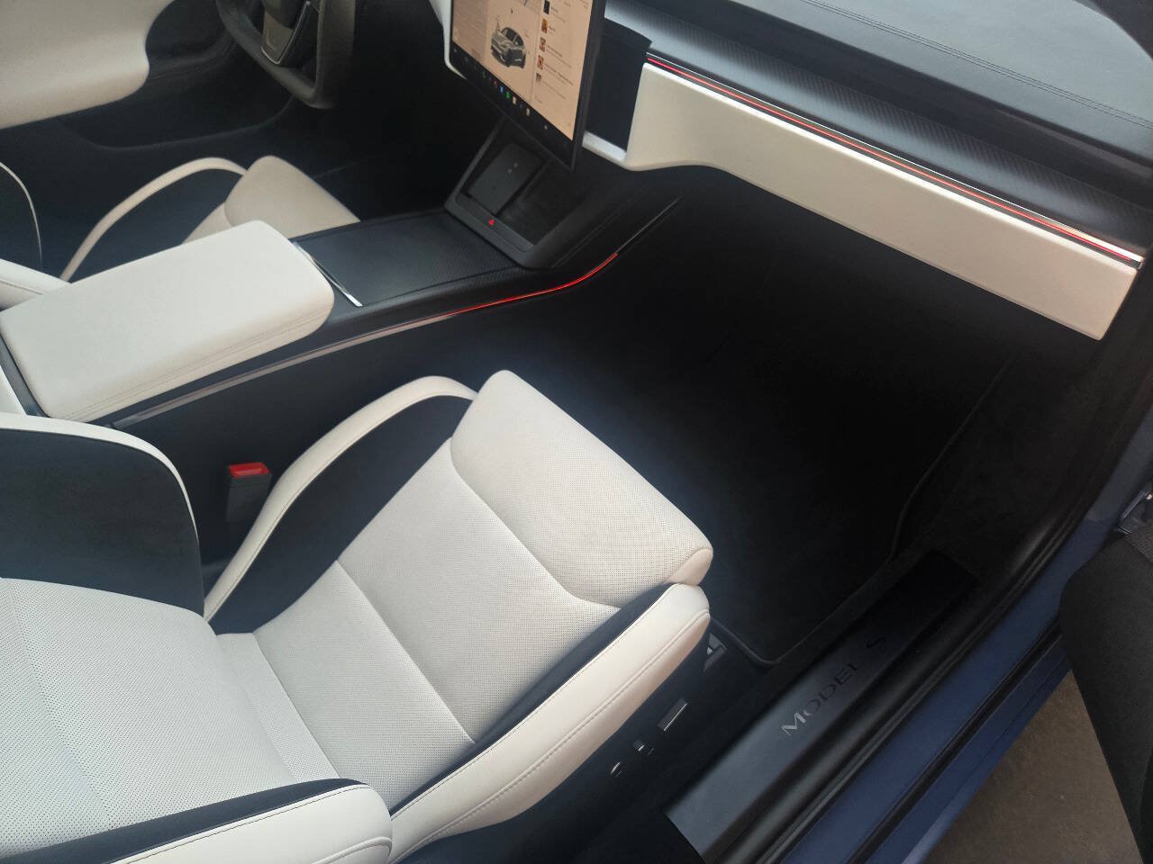 Used 2026 Tesla Model S Plaid AWD/4WD image 28