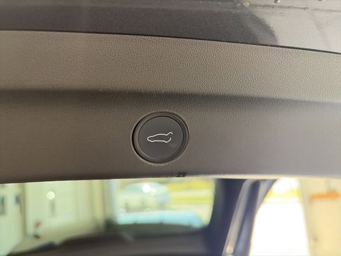 Used 2021 Tesla Model Y Performance image 27