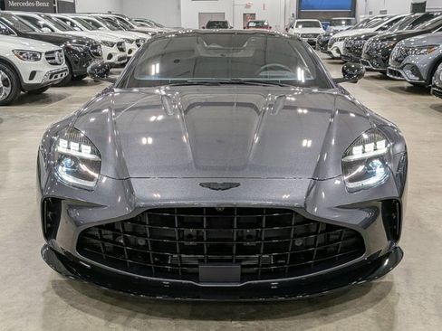 Used 2025 Aston Martin V8 Vantage Coupe RWD image 2