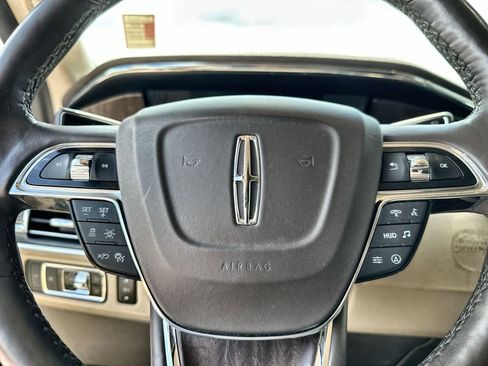 Used 2022 Lincoln Navigator Reserve image 12