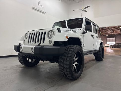 Used 2017 Jeep Wrangler Unlimited Sahara image 21