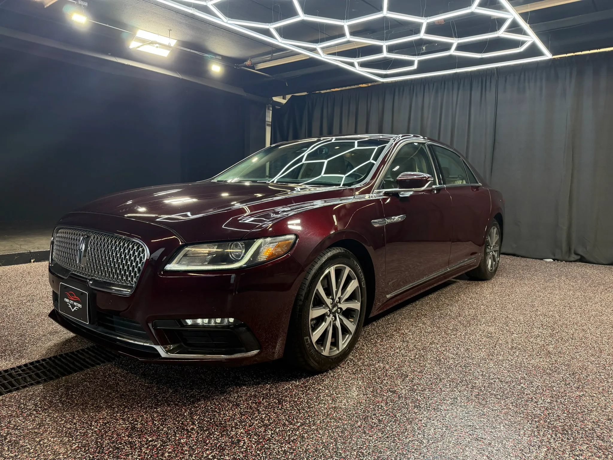 Used 2020 Lincoln Continental w/ Convenience Package FWD image 4